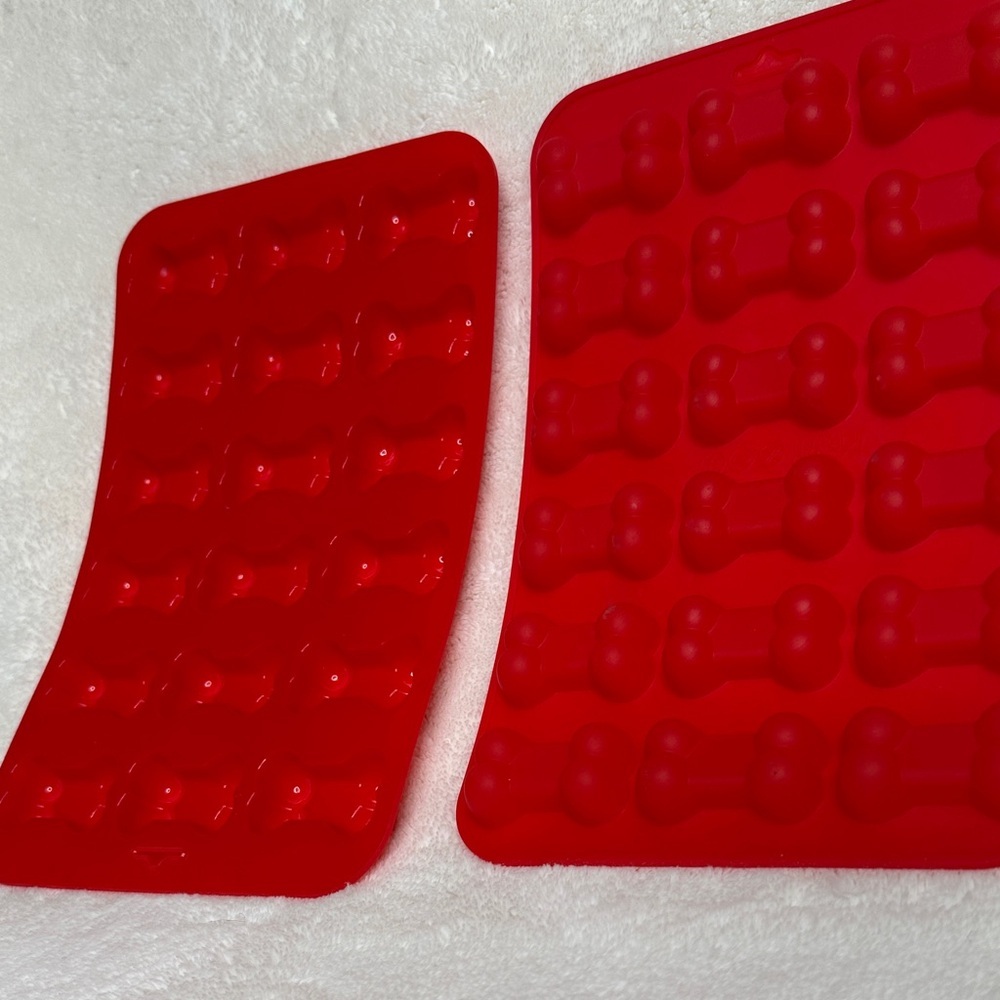 Set of 2 Silicone Molds for Baking, Candy Making or Freezing People & Pets Bones